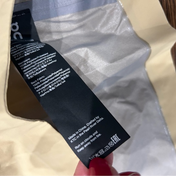 On Waterproof Anorak Men's XL NEW - Picture 7 of 7